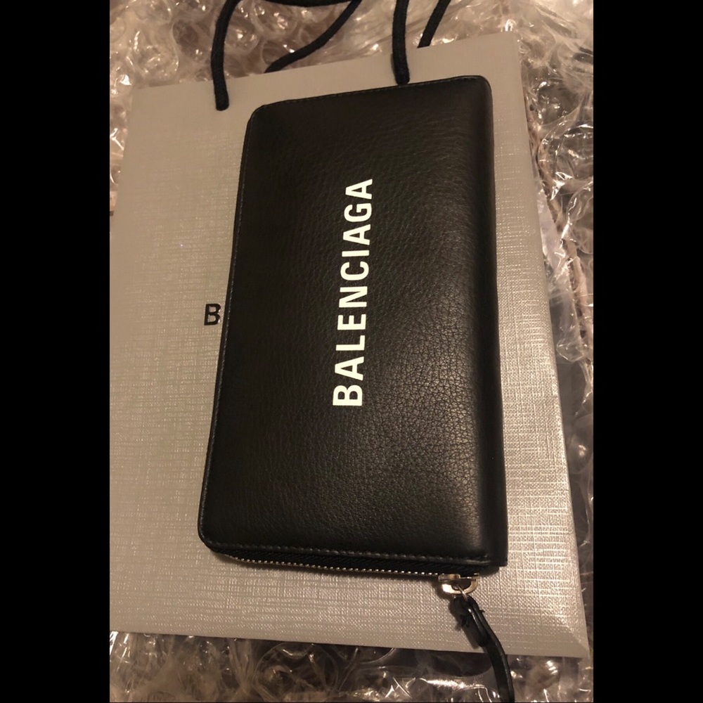 Authentic BALENCIAGA Black Leather Logo Wallet